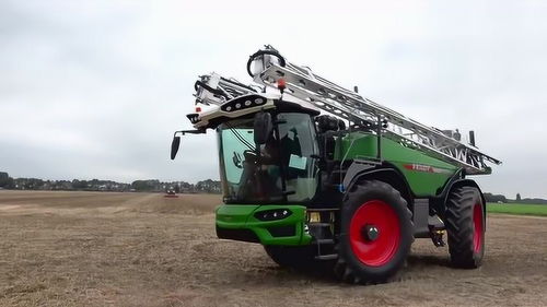 科技赋能，农业新篇——记大型农机展会的盛况